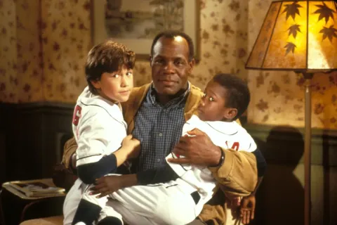 Ангелы у кромки поля — кадр 5