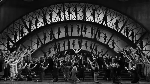 Золотоискатели 1933 года — кадр 12