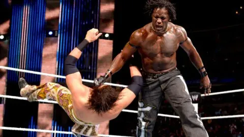 WWE SmackDown — кадр 2
