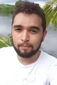 Дэниэл Азер