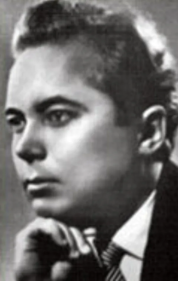 Александр Толстых